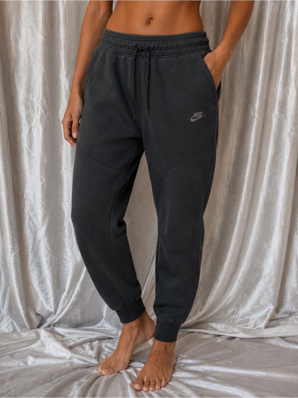 Nike Tech Fleece Jogger Pants Men’s Medium Black Gray Tapered Sweatpants